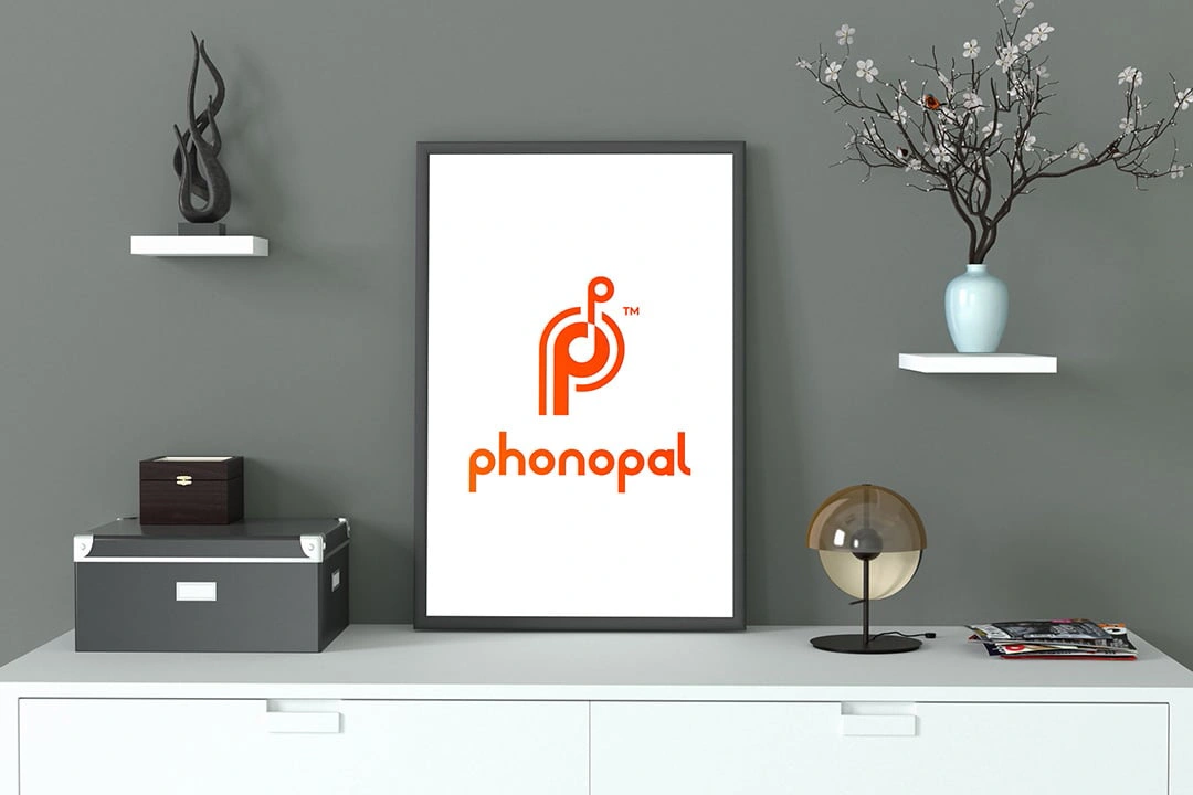 phonopal-logo-vegg-bilde-med-mikrofon-og-headset